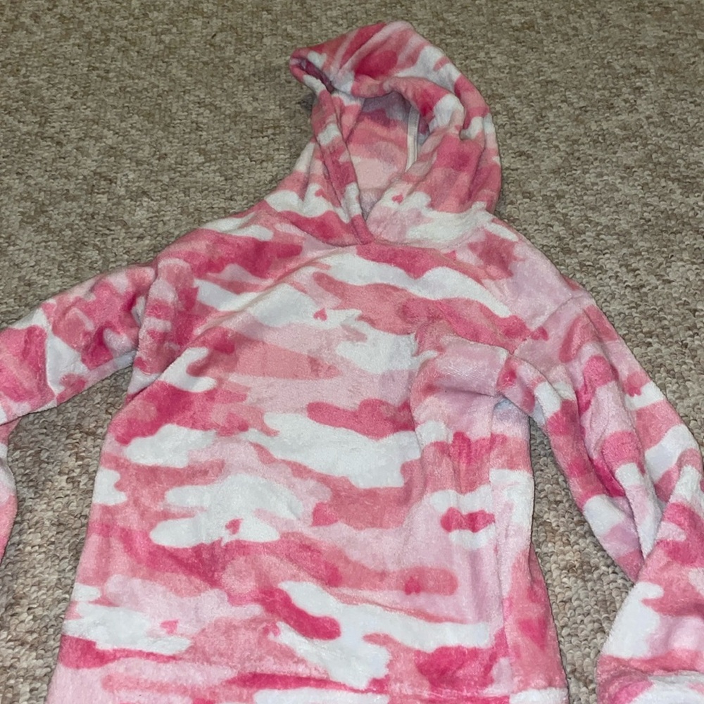 Lucky Brand girls pink camo hoodie EUC size S